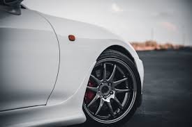 what color wheels for white car